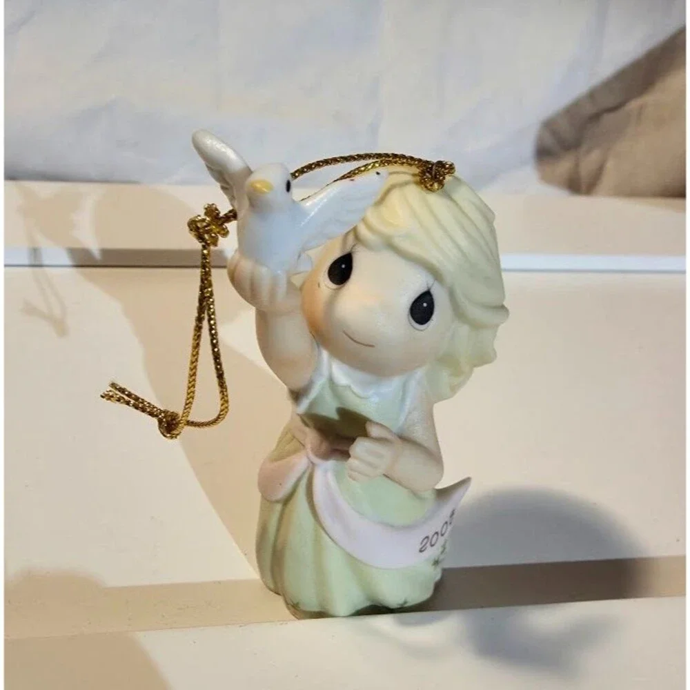 Precious Moments Christmas Ornament 810002 “Blessings of Peace to You” w/Box